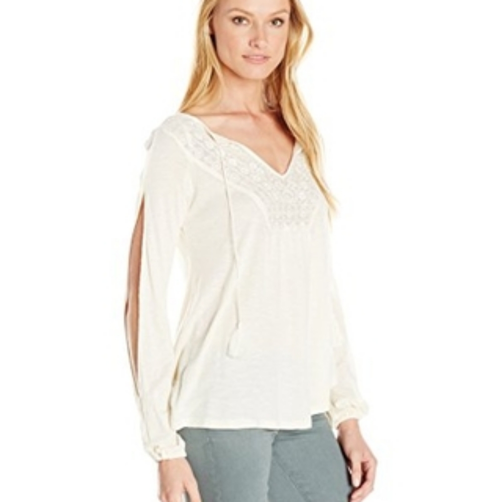 Jessica Simpson Boho open arm blouse